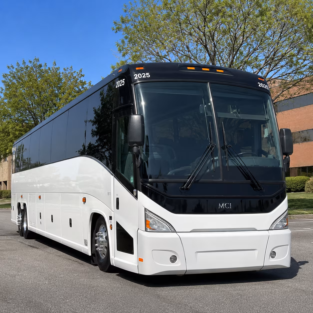 employee shuttle buses between vallejo and the greater bay area