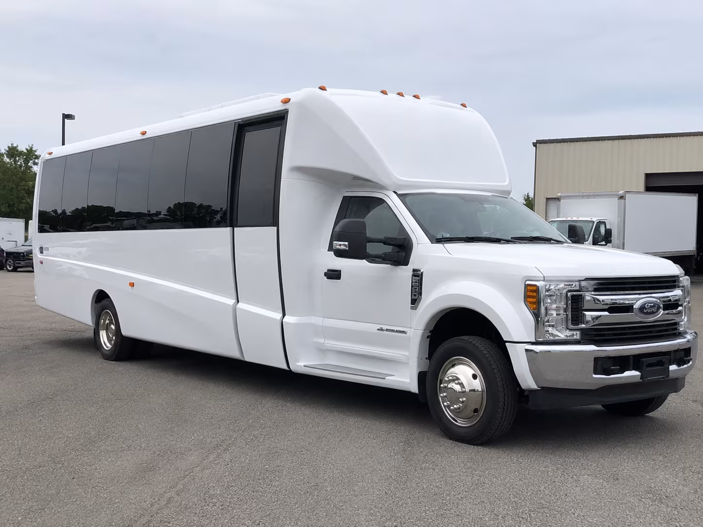 minibuses and charter buses for sacramento kings games at golden 1 center