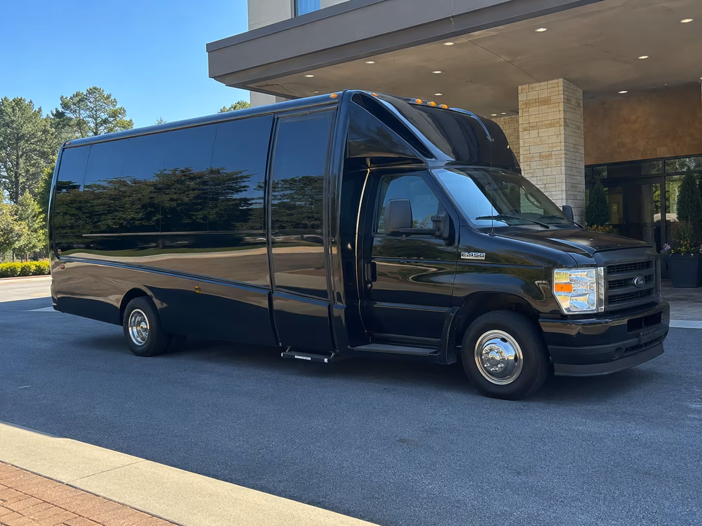 shuttle buses to six flags discovery kingdom concerts and special events