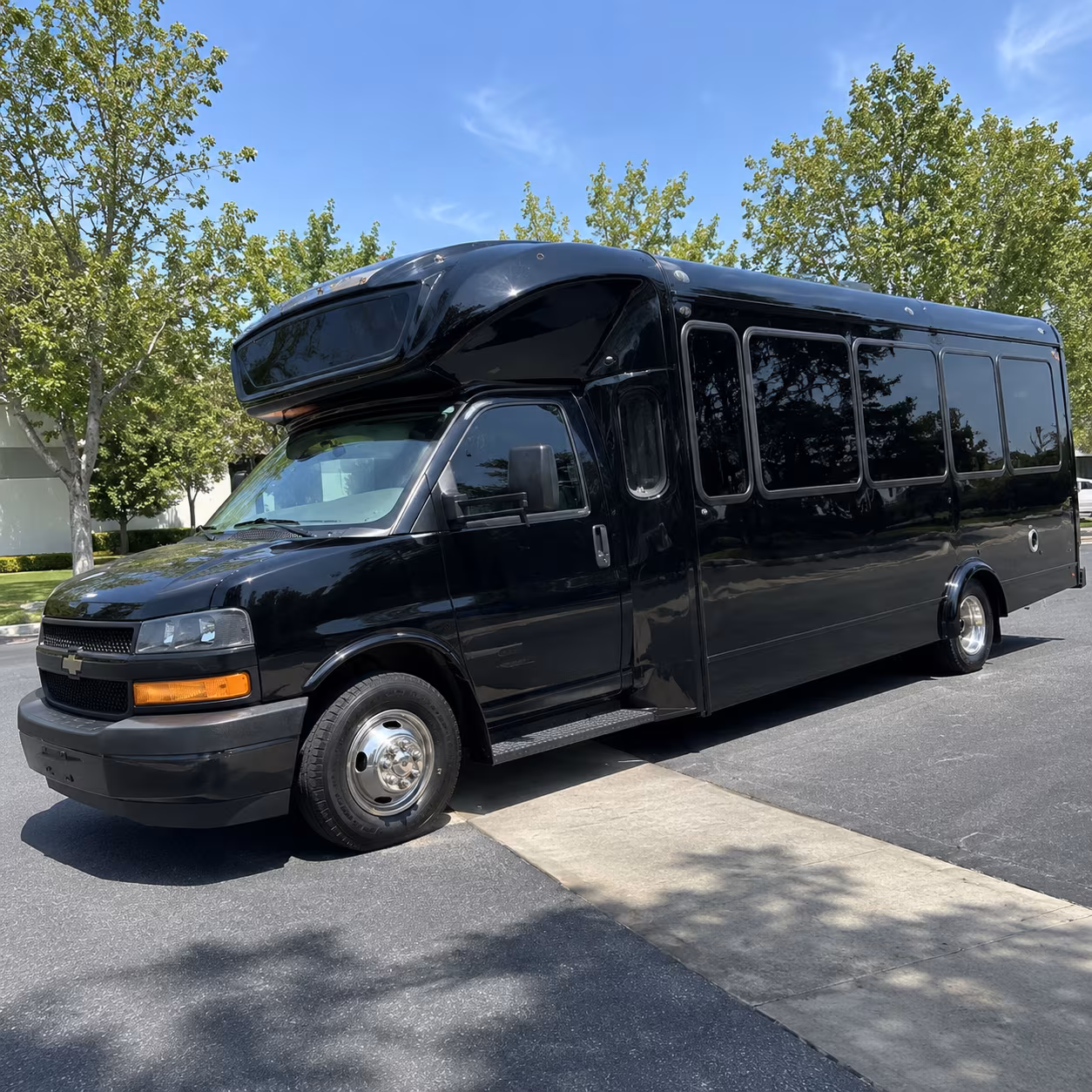 vallejo 15 passenger party bus