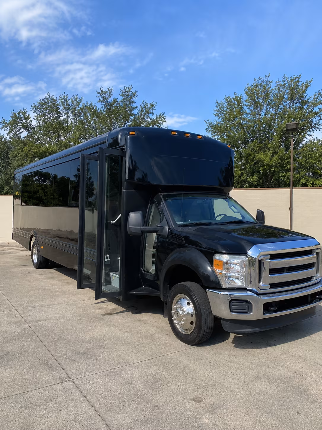 vallejo 20 passenger party bus